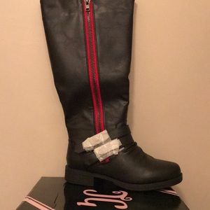 Brand new wide calf black boots the red zipper